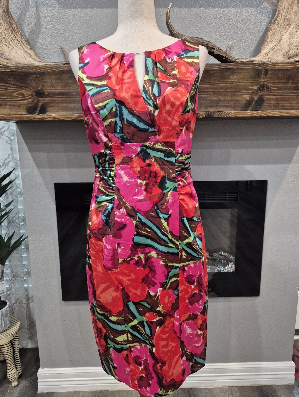 Kay Unger Floral  Floral Silk Midi Dress Size 10, Like New